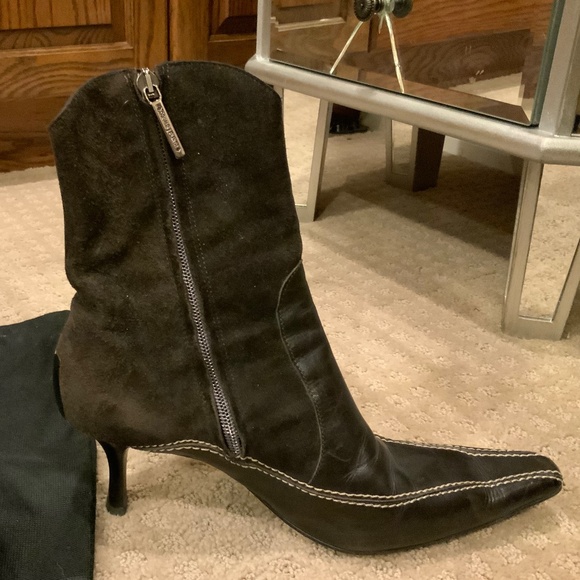 donald pliner suede boots